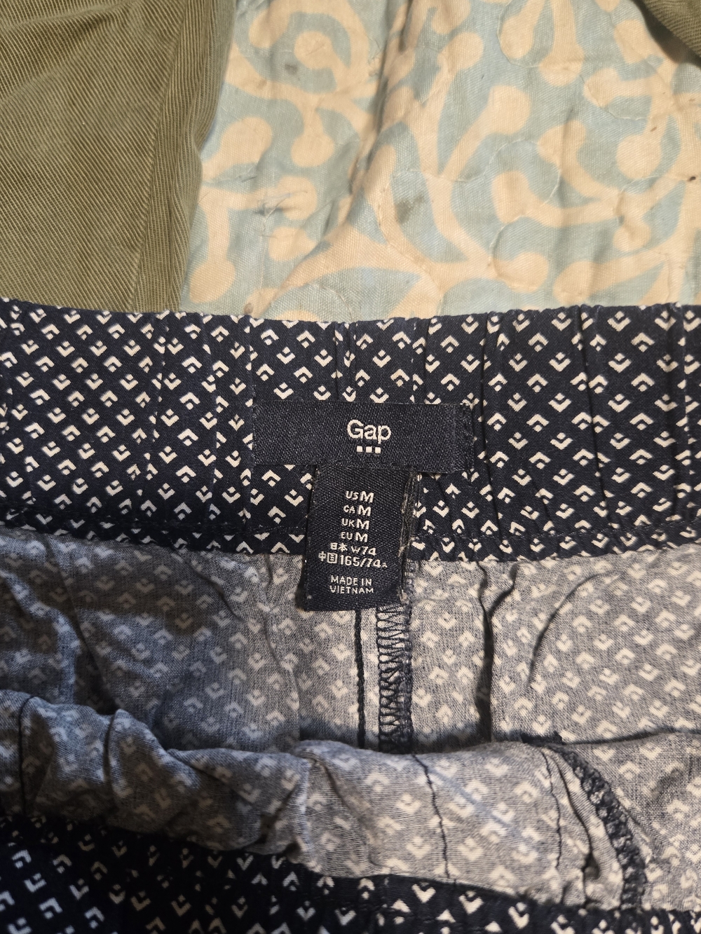 GAP Navy Drawstring Geometric Athletic Shorts - Picture 3 of 3